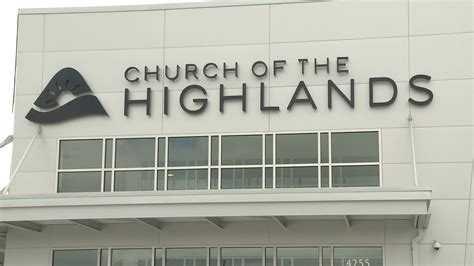 The article begins as follows: The founding senior pastor of an Arizona megachurch, caught up in a sex scandal with roots in Modesto, has resigned. . What happened at the church of the highlands